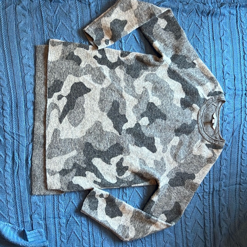 Athleta gray camo sweater